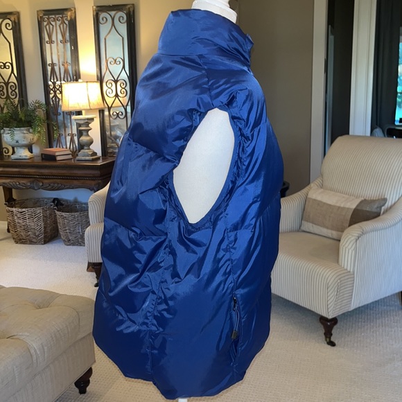 GAP Down Vest - Picture 9 of 16